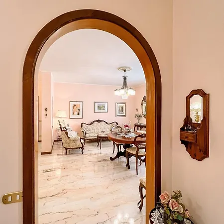 Borgo Antico Apartment